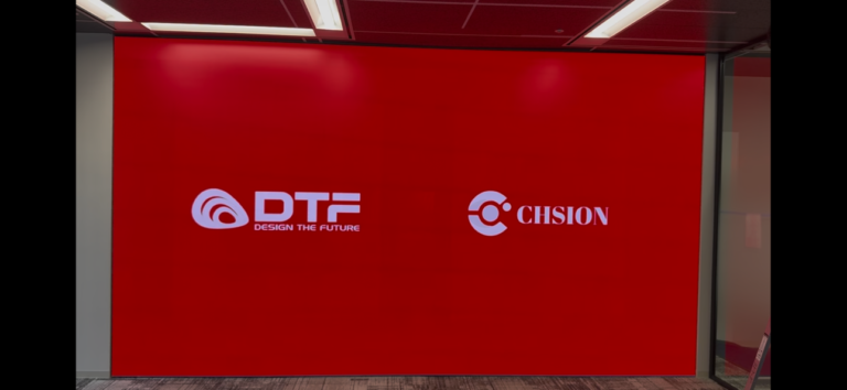 大阪　P1.56屋内COB　導入実例